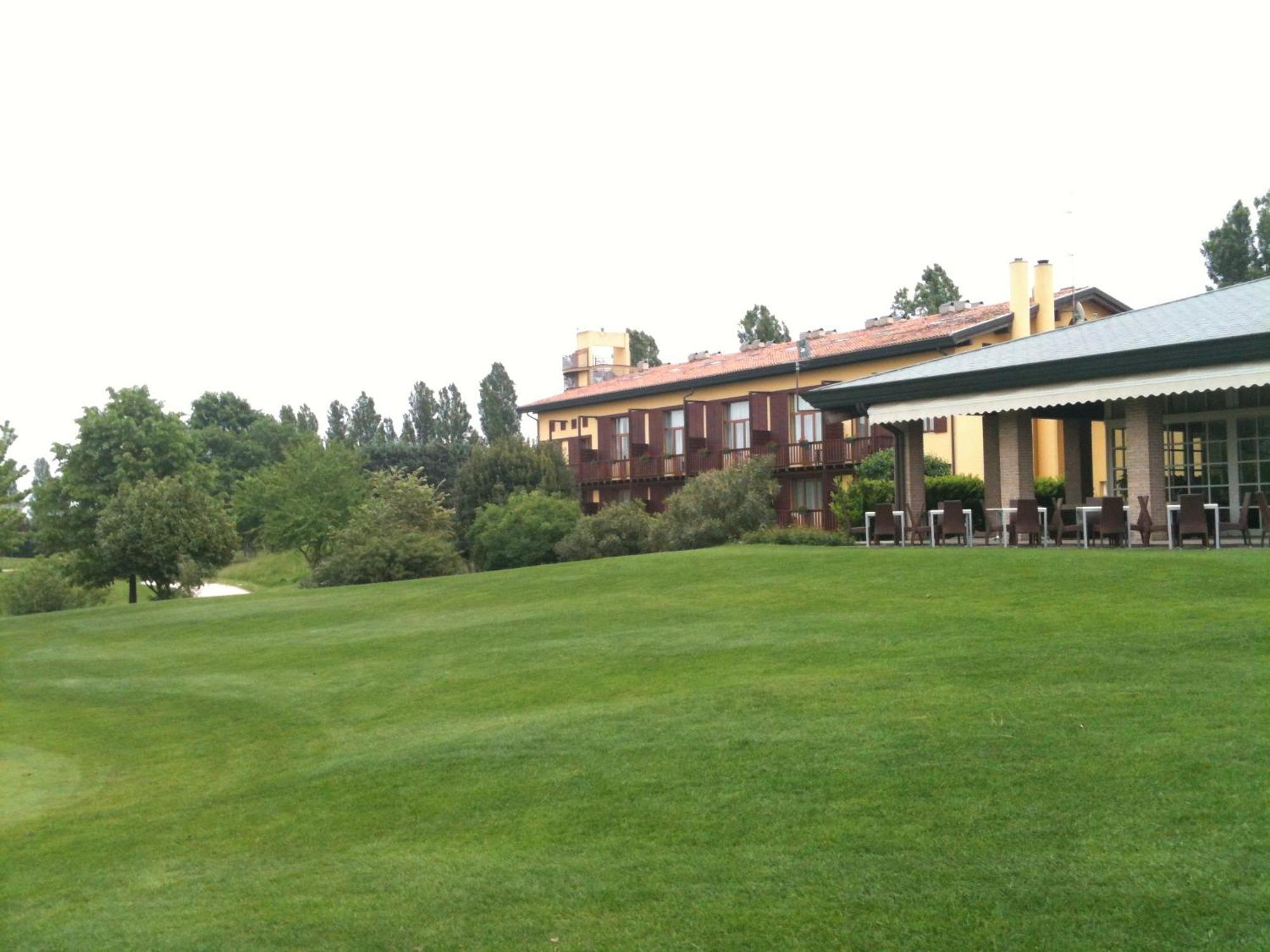 Hotel Golf Inn Ліньяно-Сабб'ядоро Екстер'єр фото
